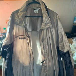 Men’s Columbia lightweight jacket. Size 2X. Small stain on back. $10